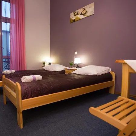 Dragon Aparthostel Senatorska Hostel *