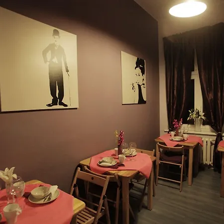 Dragon Aparthostel Senatorska Hostal