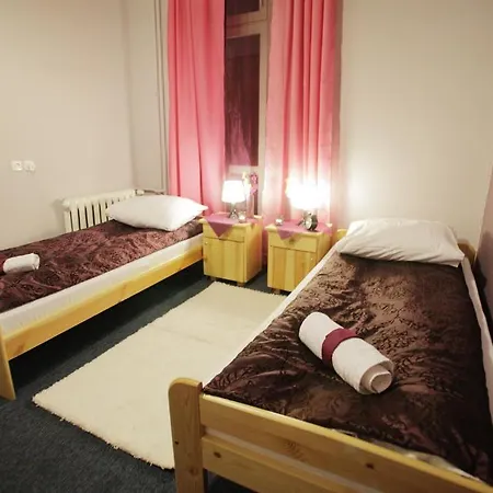 Hostal Dragon Aparthostel Senatorska *