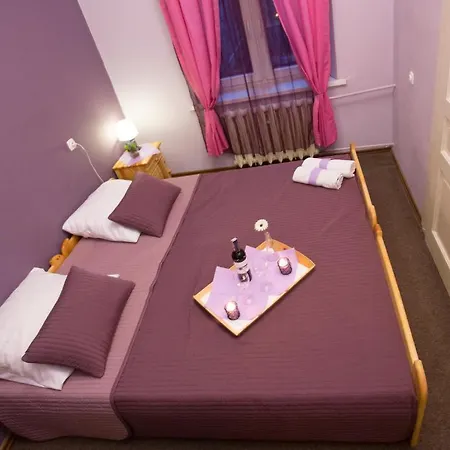 Dragon Aparthostel Senatorska Hostal Cracovia